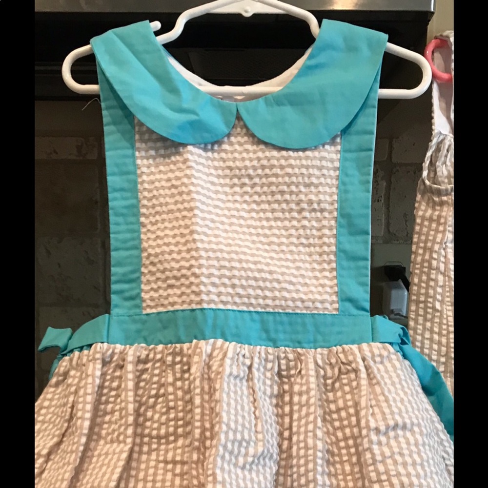 Kelly’s Kids Sear sucker Dress.  Size 6/7